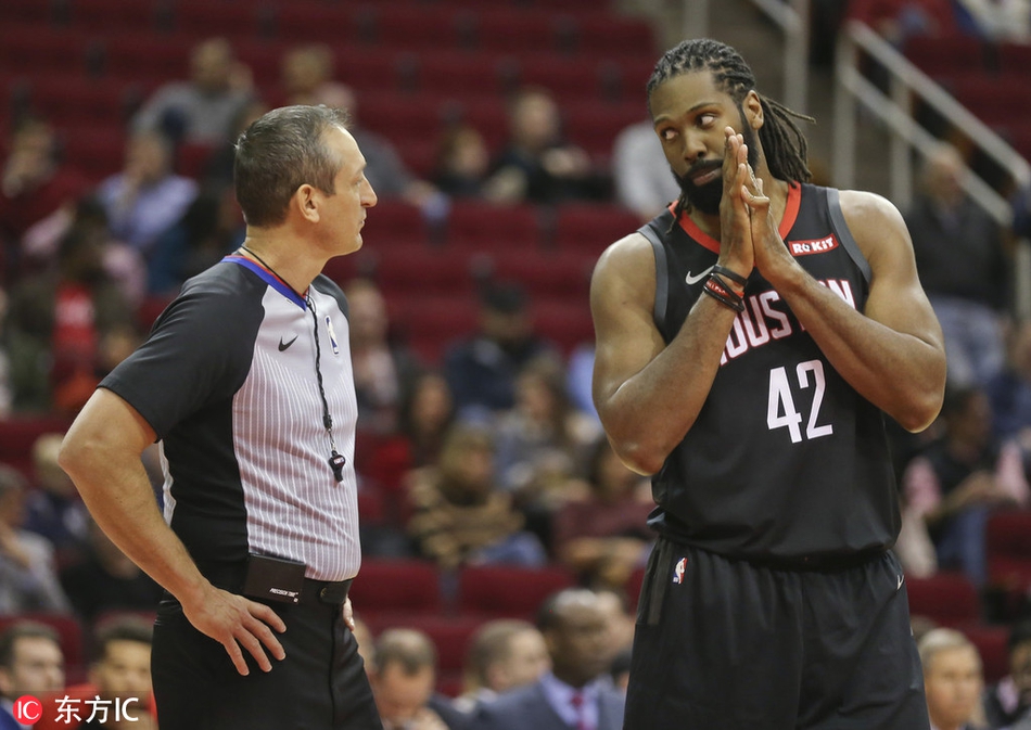 内内跟裁判交流