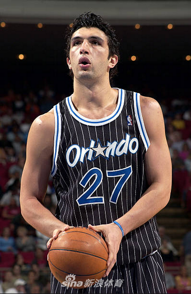 5、2003年的扎扎-帕楚里亚