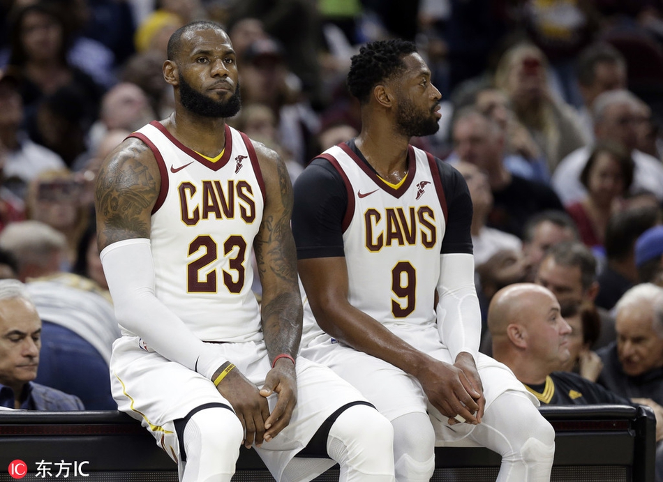 回顾詹韦赛场基情瞬间