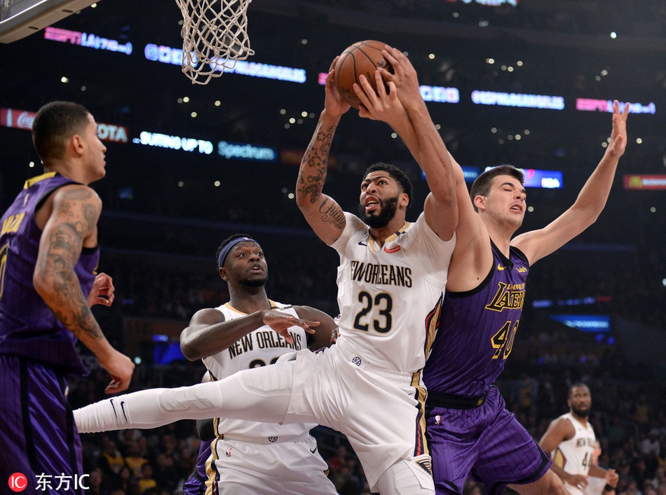 浓眉哥争抢篮板