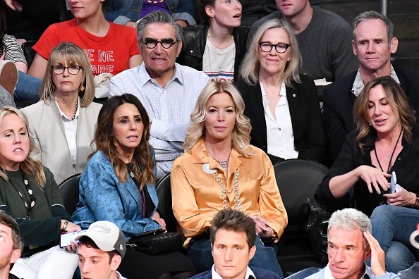 深度|湖人影子老板曾是老巴斯的小姨子 詹姆斯也视她为领导