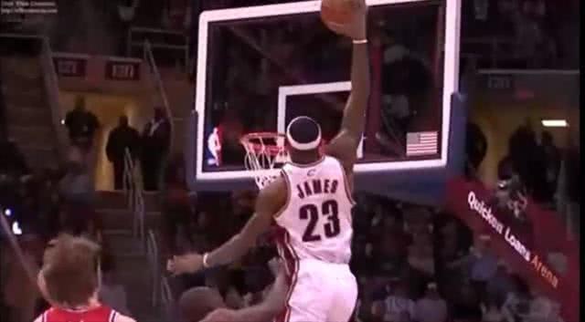 NBA有多少球员能摸到篮板上沿？现役有3人几乎完成！