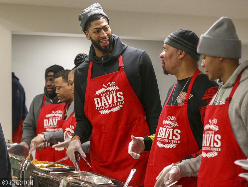 NBA各队办感恩节活动回馈球迷