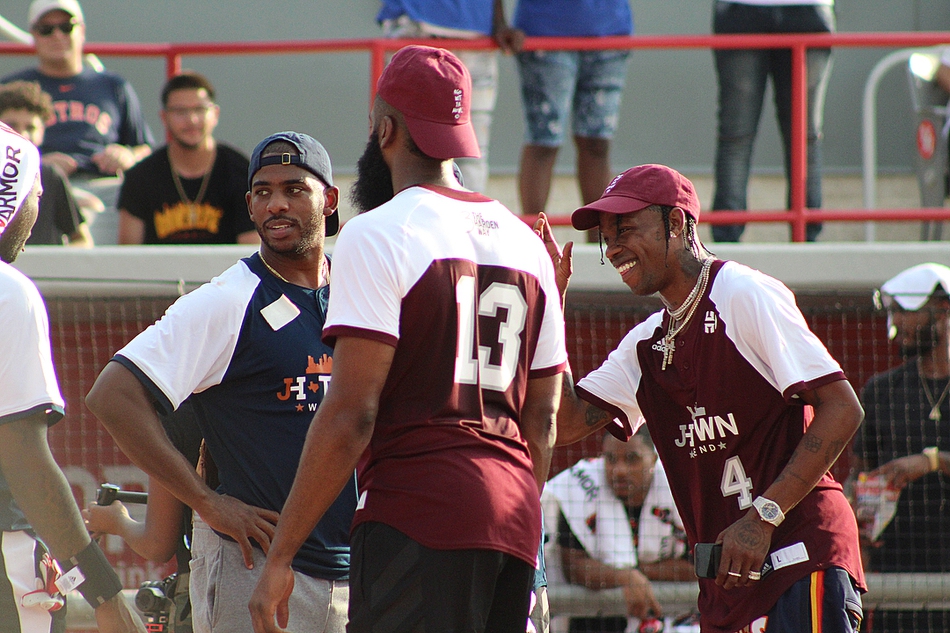 哈登办垒球慈善赛众星云集