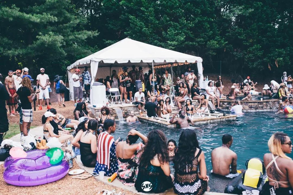 车里和6大网红狂欢！私人派对美女如云！路威让宅男恨疯了