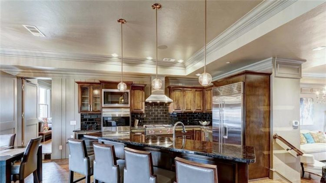 NBA球星的豪宅到底有多壕？内置篮球场是低配 阿伦泳池惊呆詹姆斯