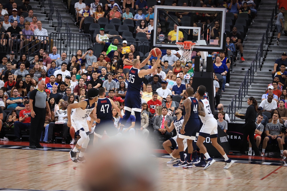 [高清组图]美国男篮队内热身赛 蓝队97-78白队