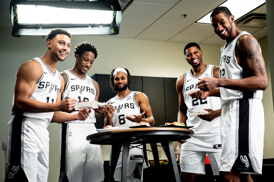 又是一年沙雕广告!马刺球迷笑着笑着就哭了