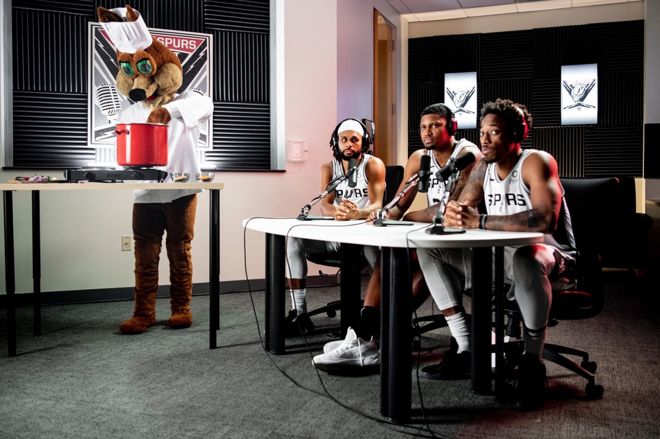 又是一年沙雕广告!马刺球迷笑着笑着就哭了