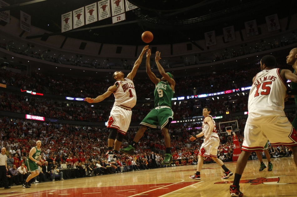 盘点NBA经典盖帽绝杀 詹姆斯竟然作为背景板上榜了