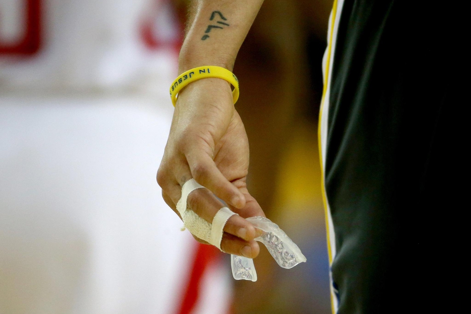 回顾勇士本赛季季后赛伤病史 王朝始于伤病终于伤病