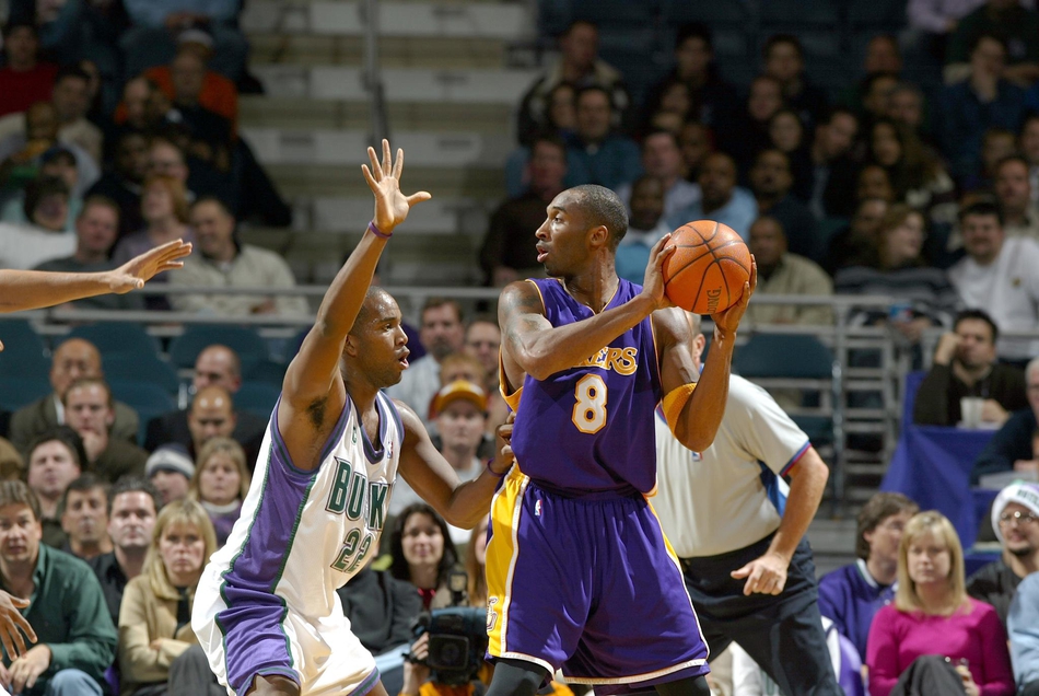 24、密尔沃基雄鹿 43分