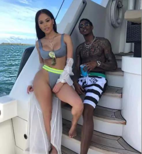 车里和6大网红狂欢！私人派对美女如云！路威让宅男恨疯了