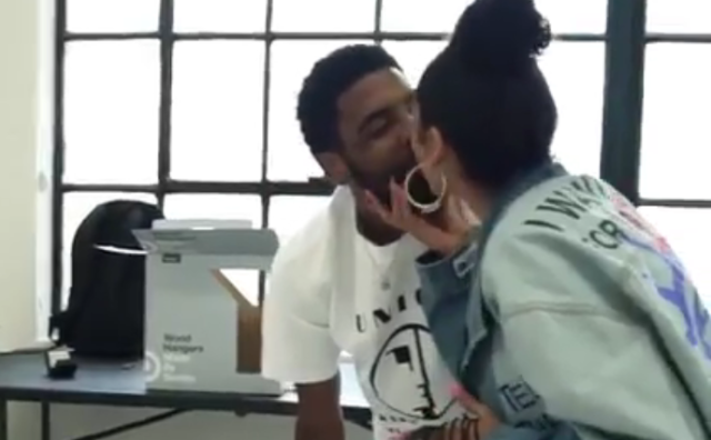 欧文高调公布恋情！女方是网红美妆博主 曾跟男模拍亲密写真