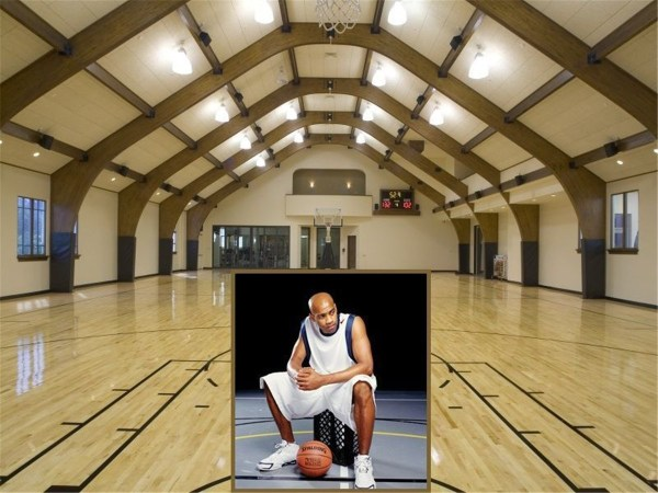 NBA球星的豪宅到底有多壕？内置篮球场是低配 阿伦泳池惊呆詹姆斯