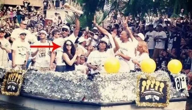 惊世绝杀之后 莱昂纳德神秘的漂亮女友终于曝光了!