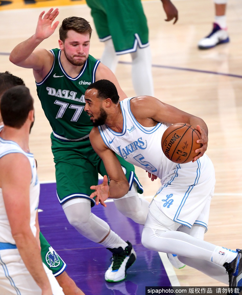 [NBA常规赛]独行侠115-138湖人