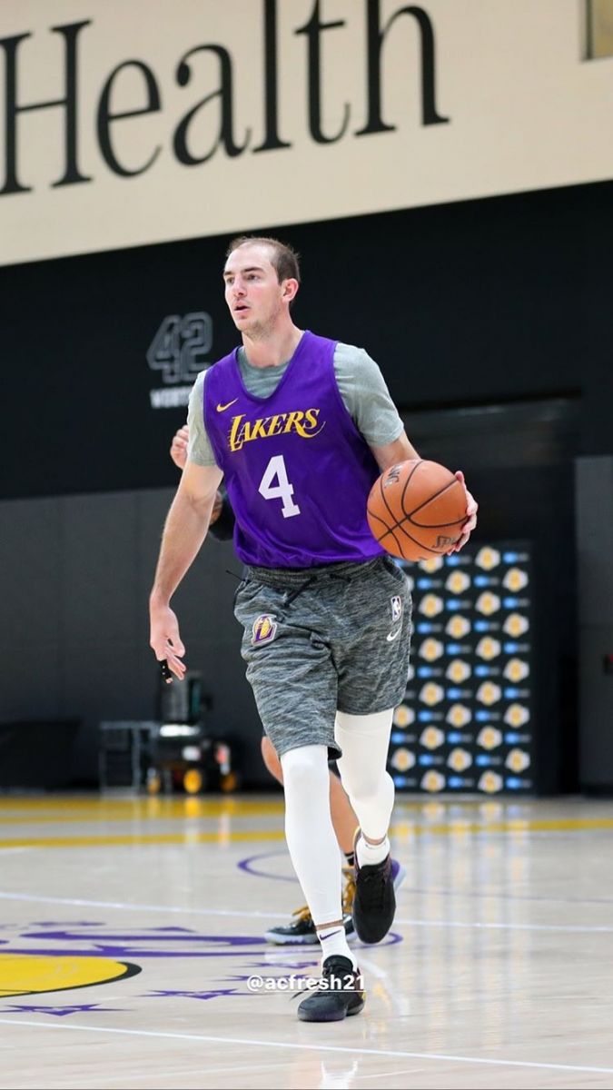 詹姆斯打控卫浓眉哥打中锋！湖人为新赛季关键球试验阵容