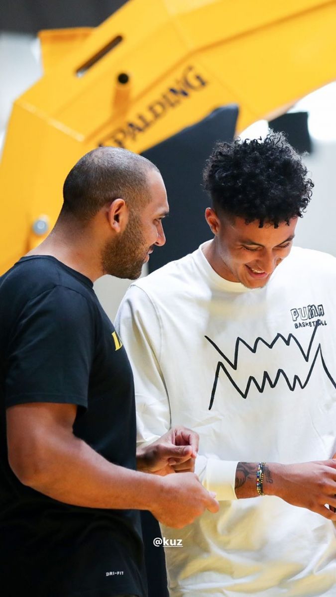 詹姆斯打控卫浓眉哥打中锋！湖人为新赛季关键球试验阵容