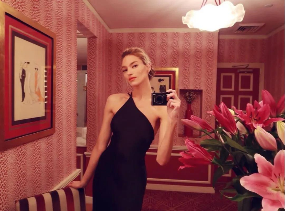 两米大长腿!吊打网红脸!维密女神在锡安面前竟然秒变迷妹