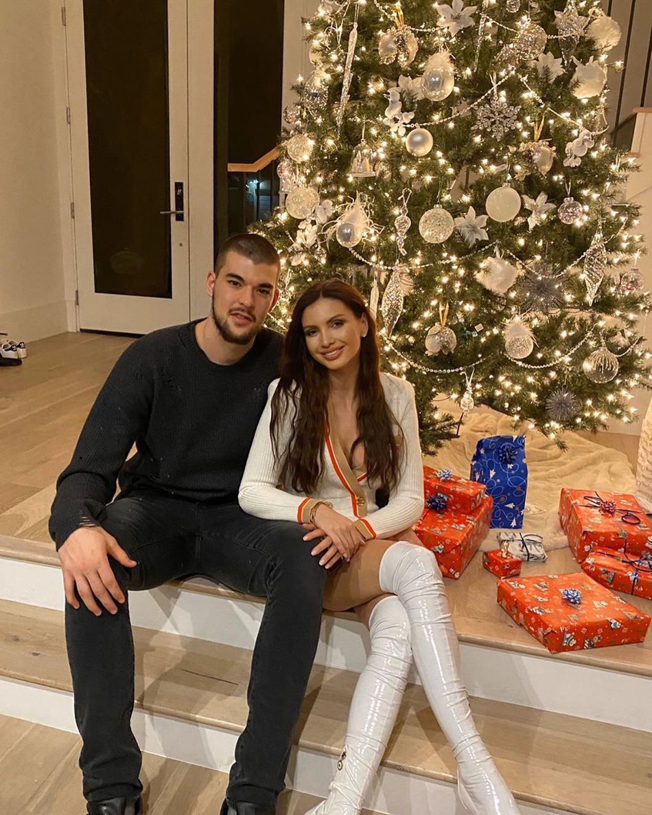 湖人最悔恨的交易!他不仅带走天赋 还把联盟TOP3极品美女带到死敌