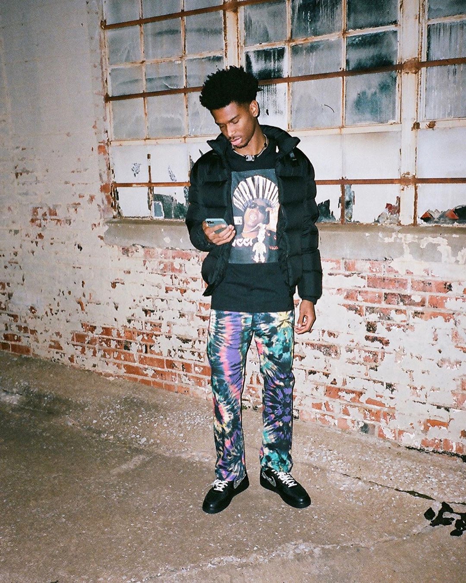 新秀赛第一潮男!高中就锁定女足队花 初恋脸大长腿还有绝美闺蜜团