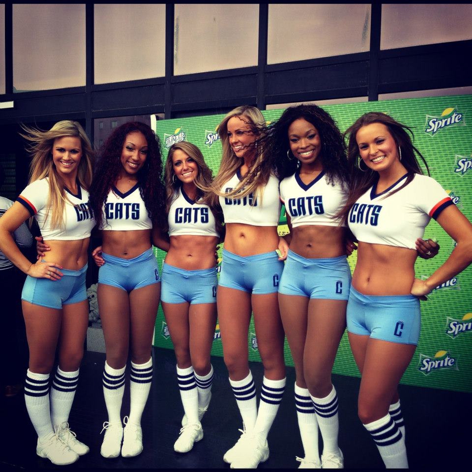 球员不能和拉拉队谈恋爱？为了把前东家的女神追到手 2K之王拼了