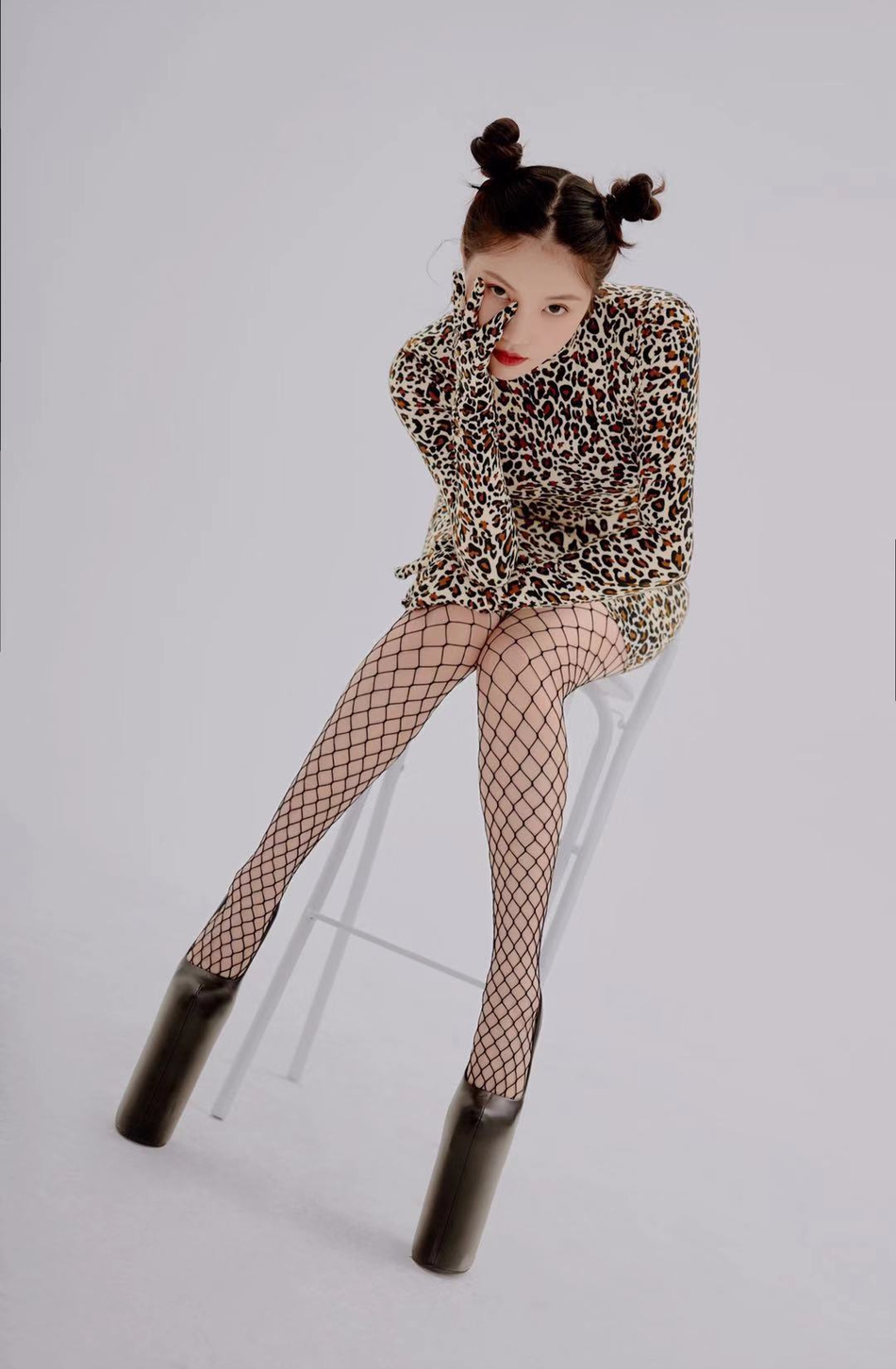 杜兰特铁粉变身哪吒！大嫂徐冬冬最新写真俏皮迷人