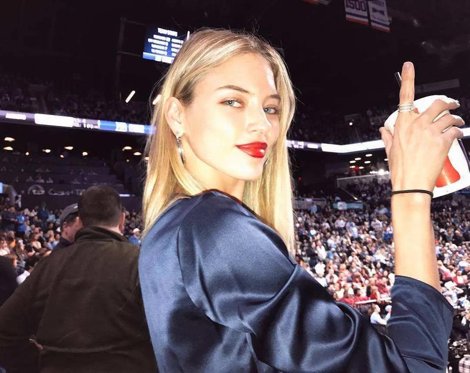 两米大长腿!吊打网红脸!维密女神在锡安面前竟然秒变迷妹