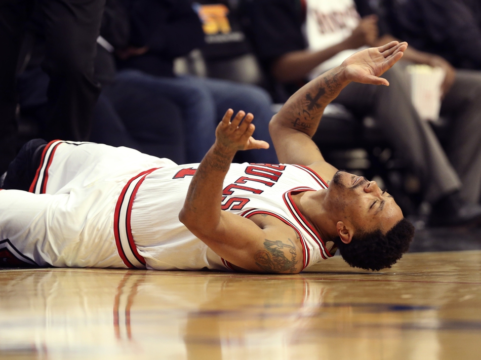 NBA道德绑架的故事：卡特不退役有罪！新星夸一句麦蒂被科蜜围剿