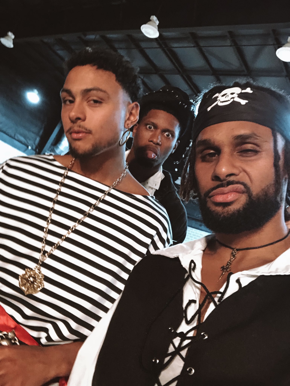 又是一年沙雕广告!马刺球迷笑着笑着就哭了