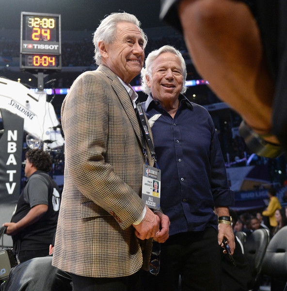 3、菲利普-安舒尔兹:115亿美元（洛杉矶国王和银河）