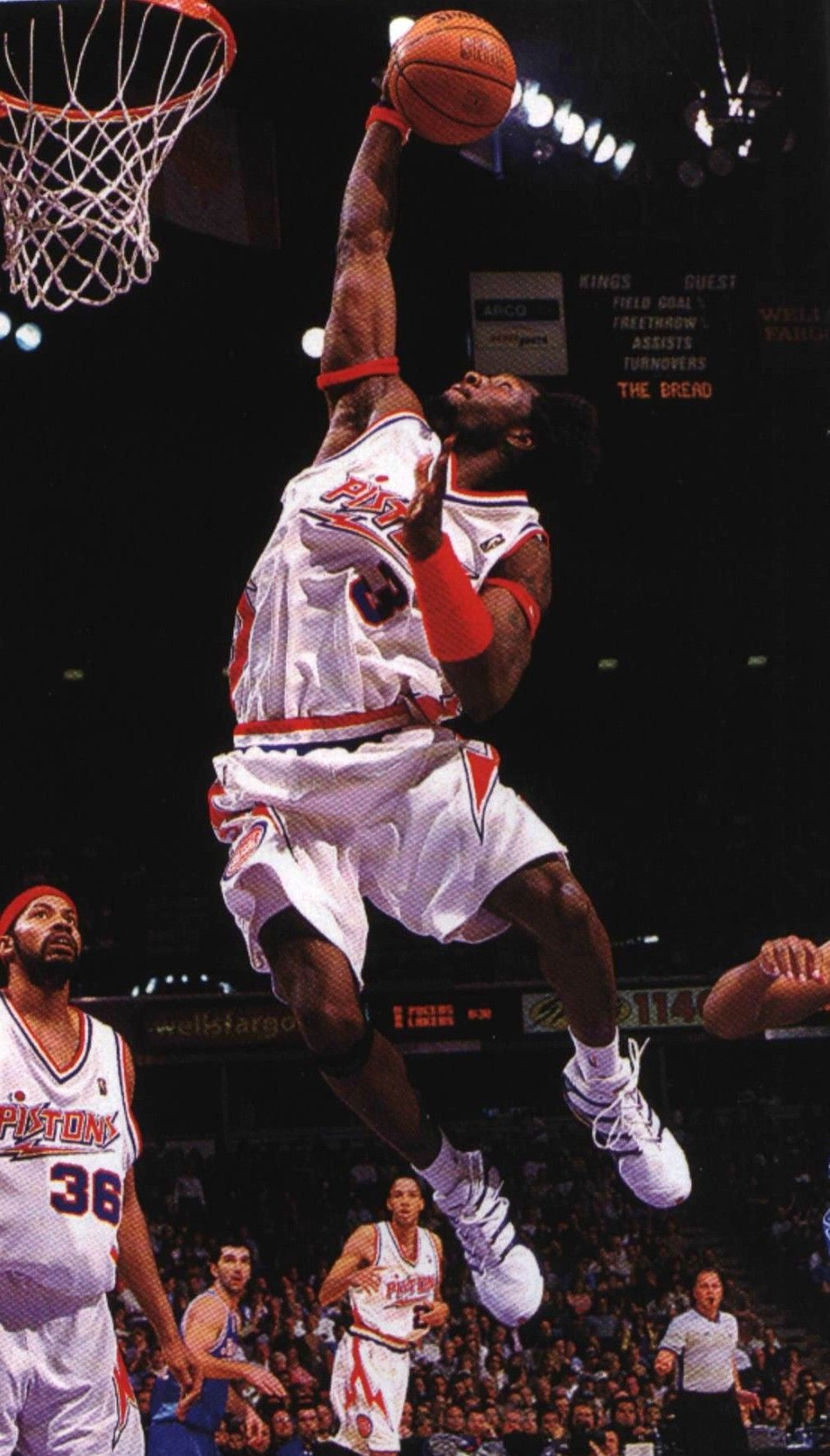 5、本-华莱士 0分17篮板4抢断