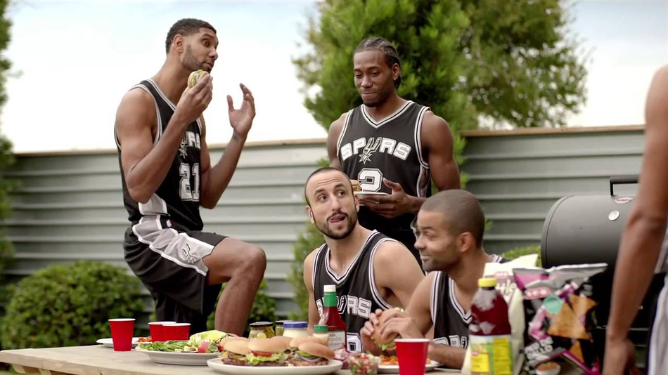 又是一年沙雕广告!马刺球迷笑着笑着就哭了