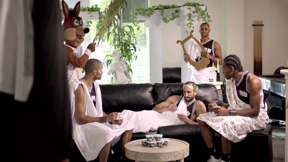 又是一年沙雕广告!马刺球迷笑着笑着就哭了