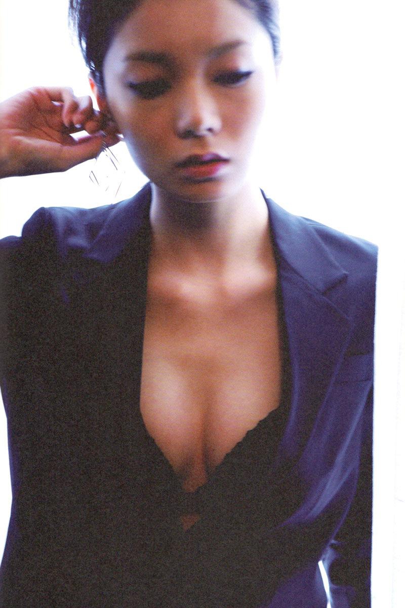 独行侠签过的日本LBJ恋情曝光！跟美女演员同居 相差7岁的姐弟恋