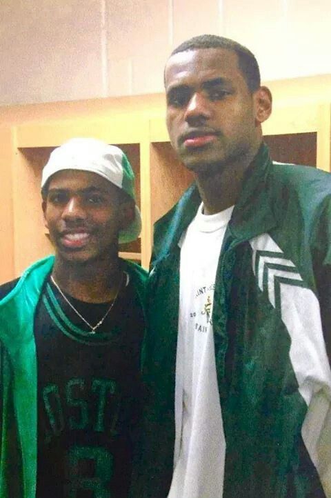 NBA版人生若只如初见！科比麦蒂相约游乐园 联盟头号交际花是他