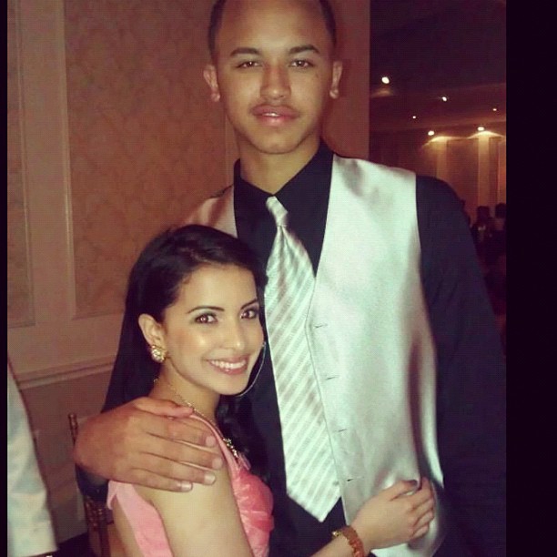 慢巴成功生儿子！孩他妈洋娃娃的脸+野性身材 四舍五入是中国媳妇