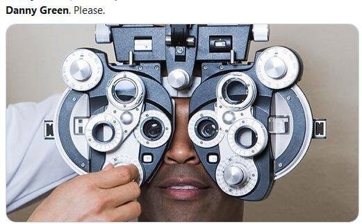 年薪千万却在总决赛8投1中！中美网友搞笑表情包疯狂吐槽铁林