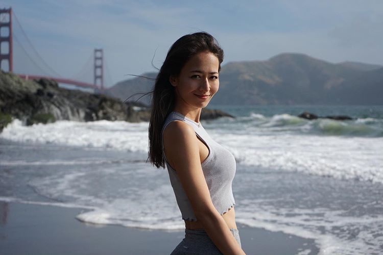 运动的女生最美！勇士记者日本荷兰混血 魔鬼训练打造出魔鬼身材