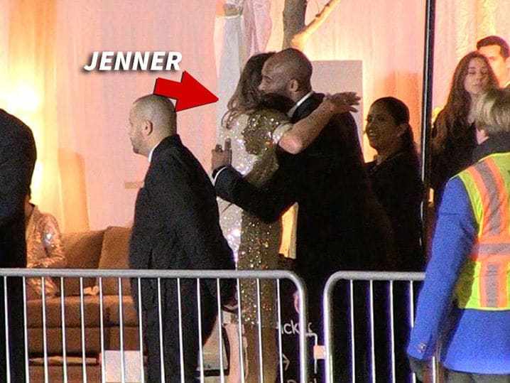 科比和凯特琳-詹娜拥抱