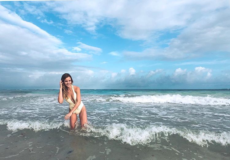 这可能是NBA颜值最高的CP 美妻左右开弓比莱昂纳德还准