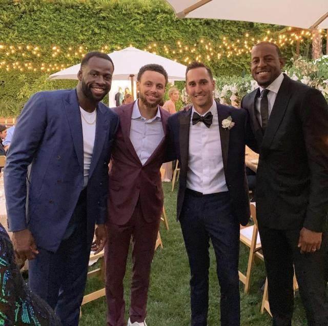 勇士太太团里的韩裔美女！比莎娃还能挣钱 还是logo男的儿媳妇