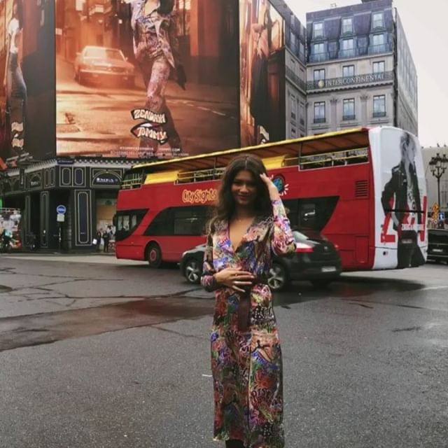 NBA花边新贵！蜘蛛侠都想撩的长腿女神 粉丝是米切尔的30倍