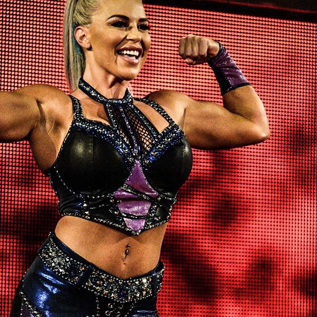 2米11巨汉爱上比自己还猛的金刚芭比！这身材真极品 打起来也真疼