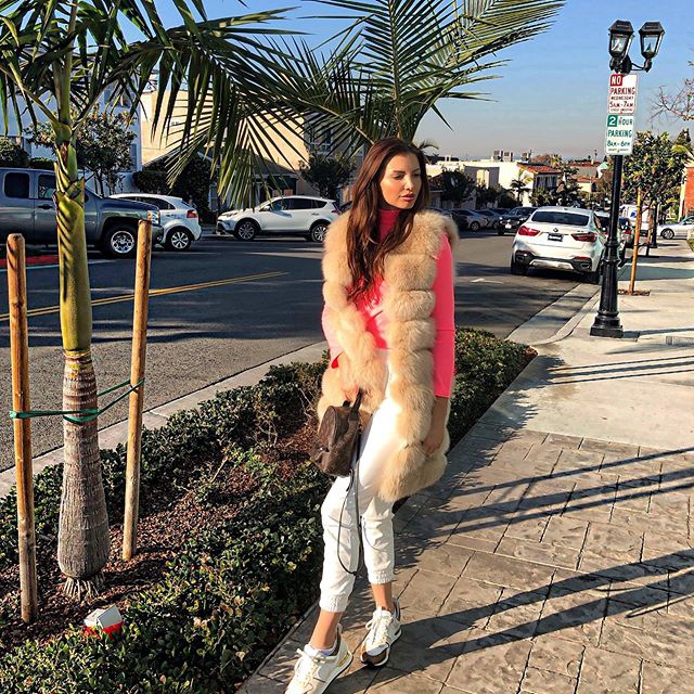 湖人最悔恨的交易!他不仅带走天赋 还把联盟TOP3极品美女带到死敌