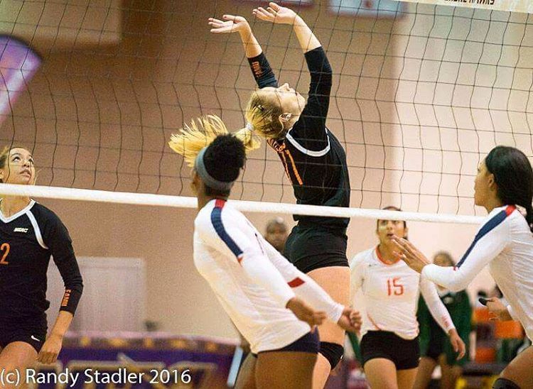 魔鬼身材的美女球手 千万别让登哥发现她!