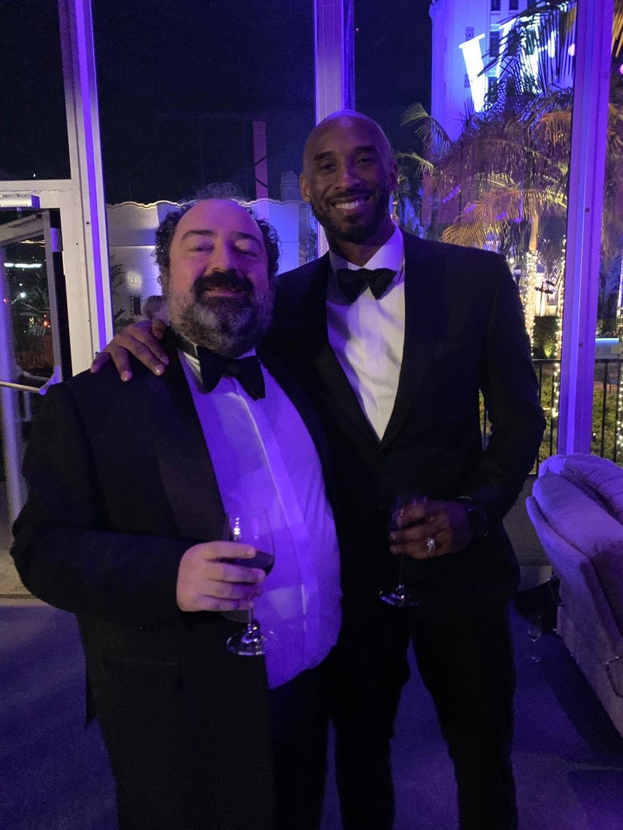 科比和电影人Nevzat Ayd?n合影