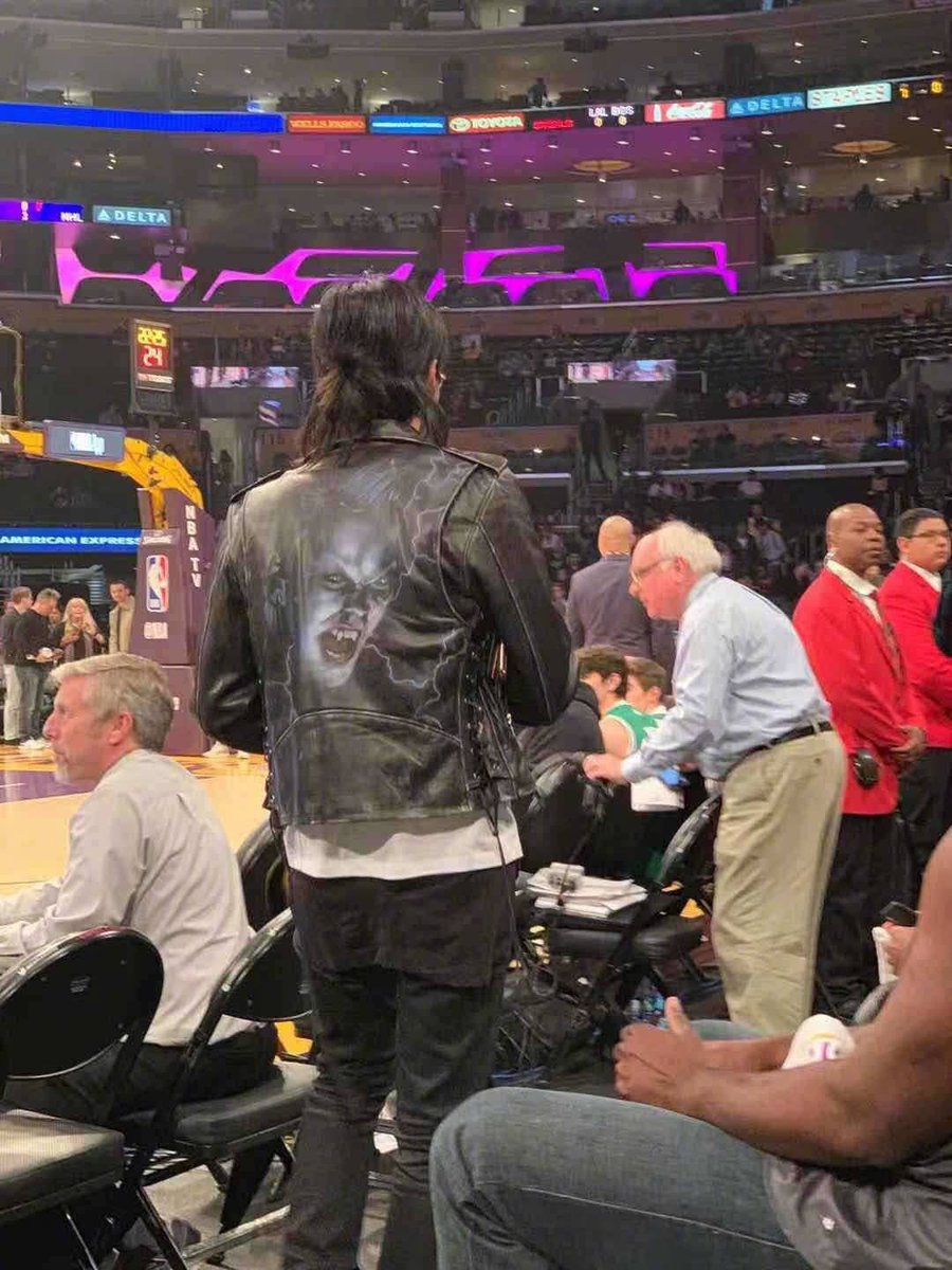 吴亦凡场边观战