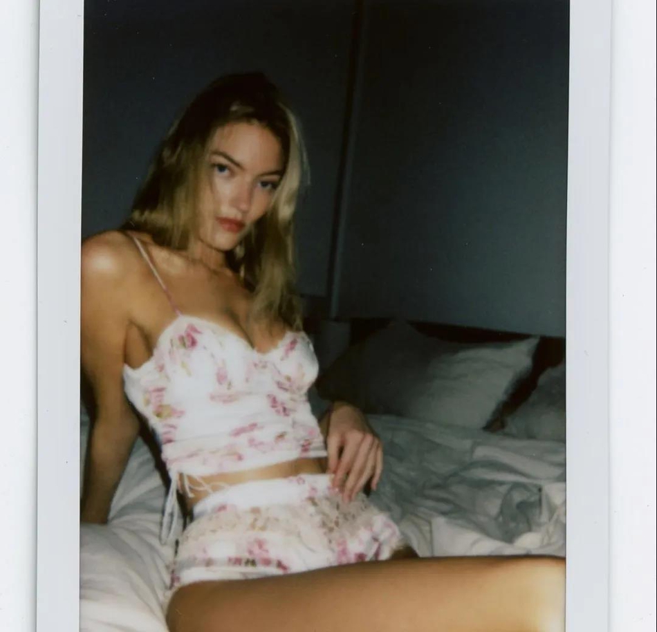 两米大长腿!吊打网红脸!维密女神在锡安面前竟然秒变迷妹